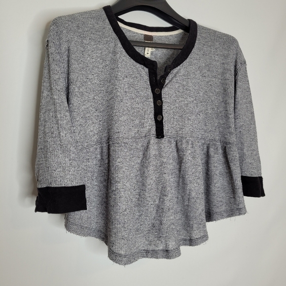 Free People Cropped Gray Thermal - Picture 2 of 11
